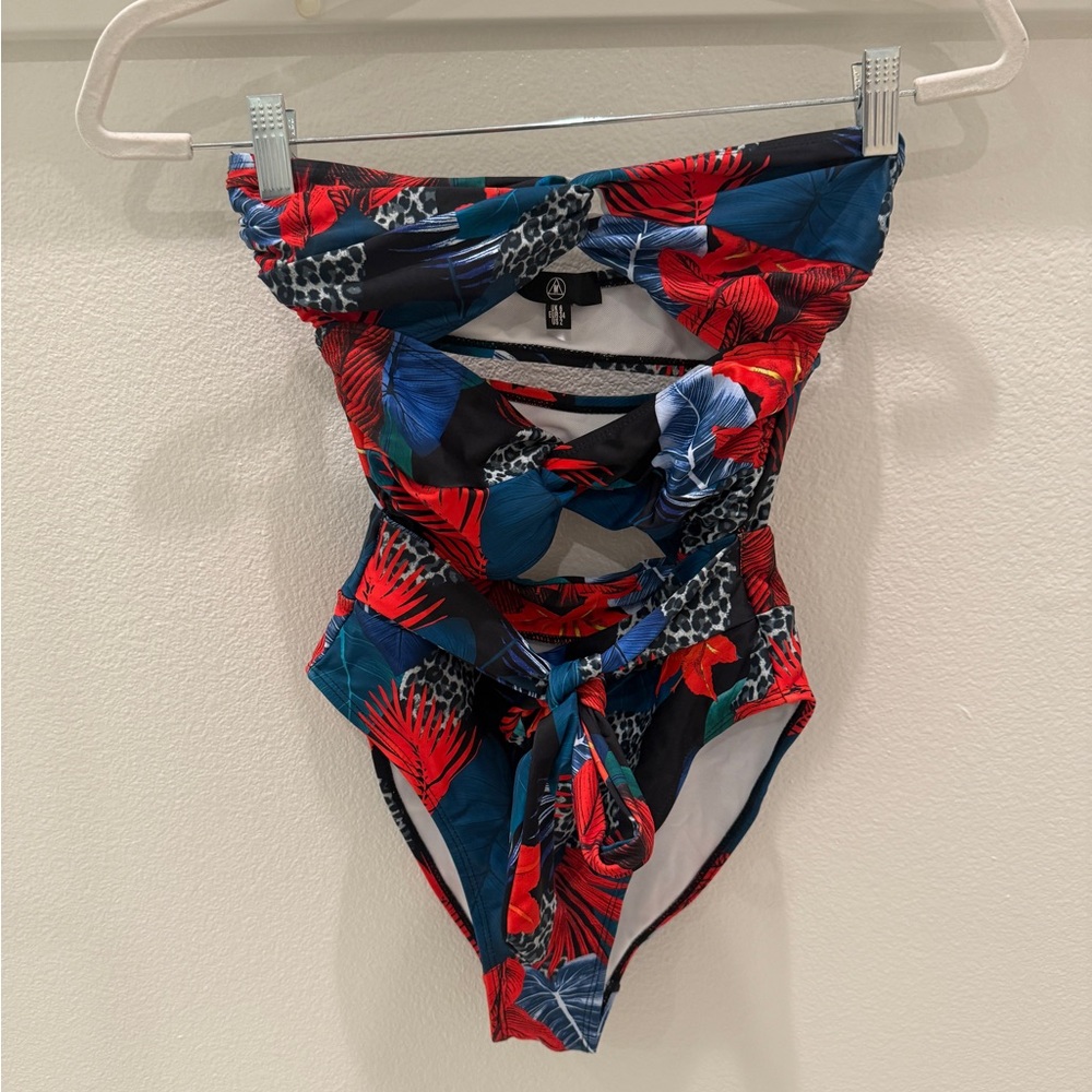 Strapless cutout swimsuit